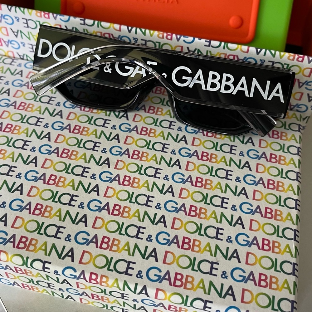 Dolce & Gabbana Black Sunglasses Chic Style